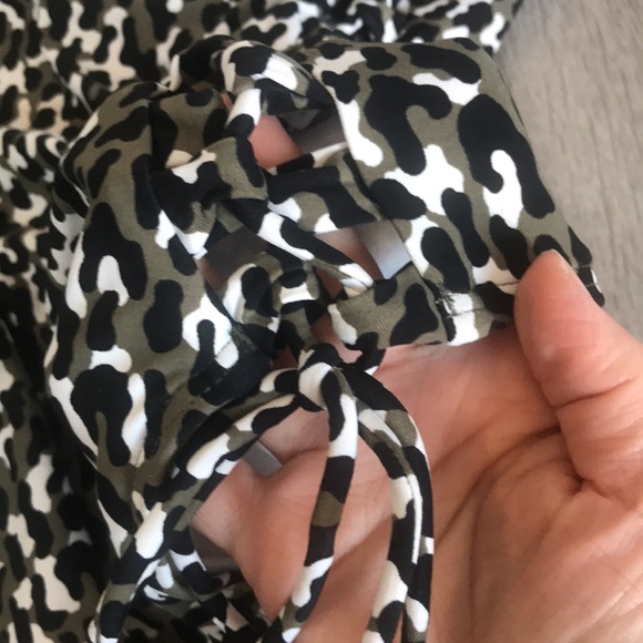 Michael Kors Women's Thora Leopard-Print Lace-Up One-Piece Swimsuit Size 6 - Picture 12 of 13